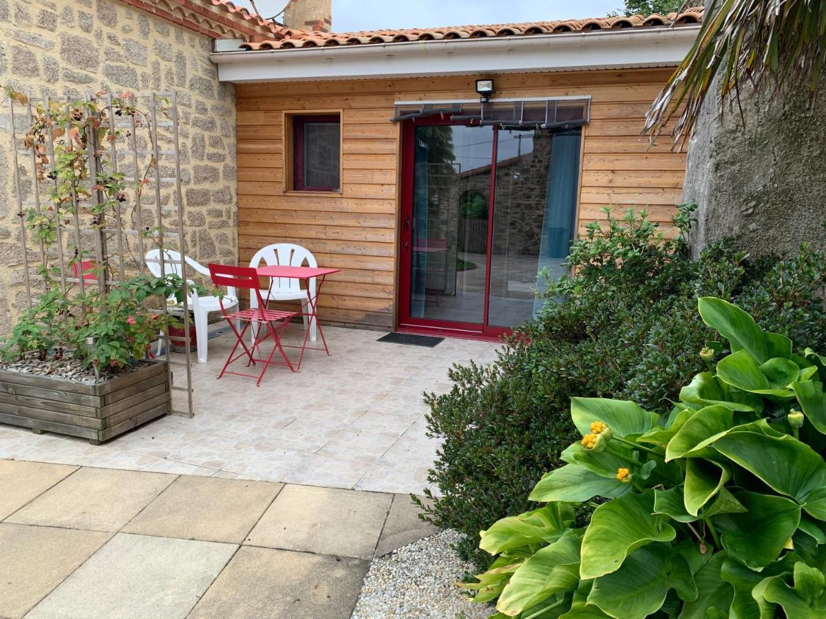 La Basse Monniere Bed & Breakfast Sevremont Exterior photo